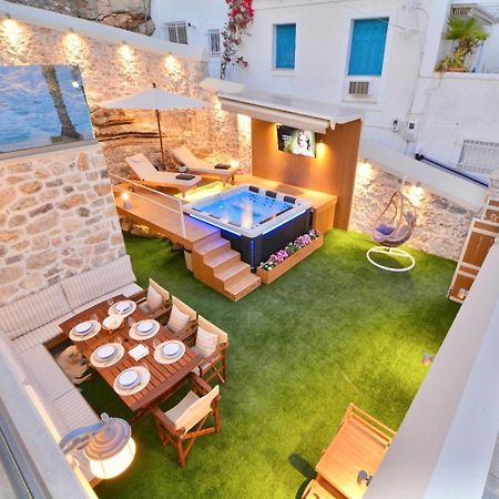 Villasonboard Rock Villa 3 Bed, 3 Bath, Jacuzzi, Seaside Ermióni Eksteriør bilde